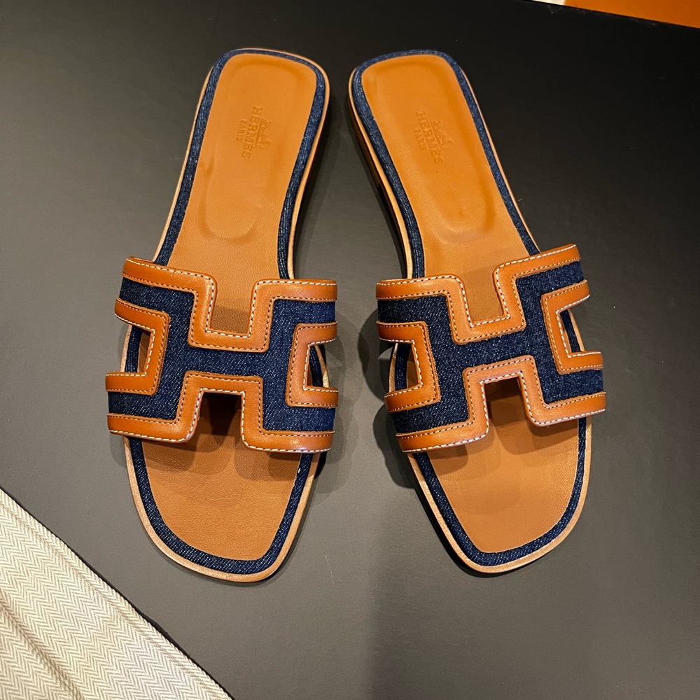 Brand new leather sandal style Hermes